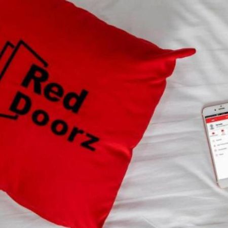 Reddoorz Near Millennium Ict Center Medan Hostel Exterior photo