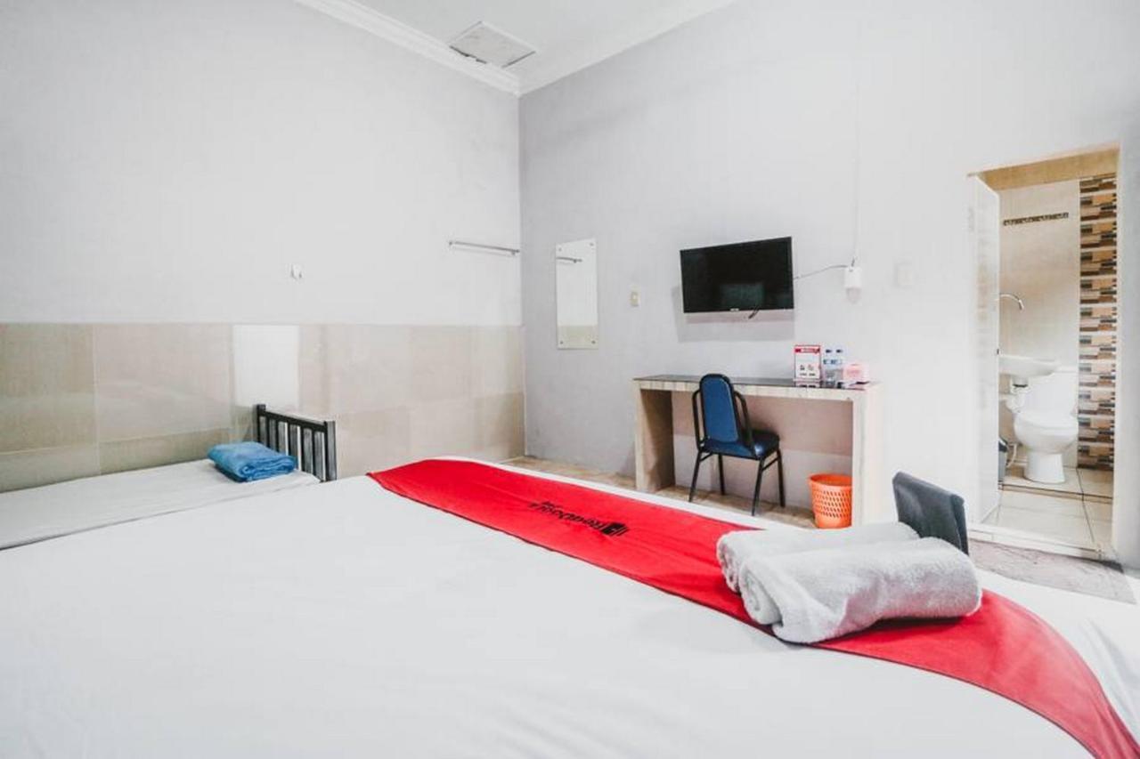 Reddoorz Near Millennium Ict Center Medan Hostel Exterior photo
